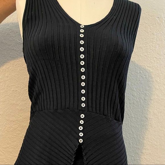 Wayne Rogers Other - Wayne Rogers top and skirt